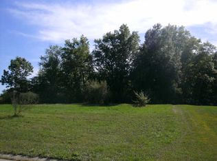 2841 Black Eagle Valley Dr, Howell, MI 48843