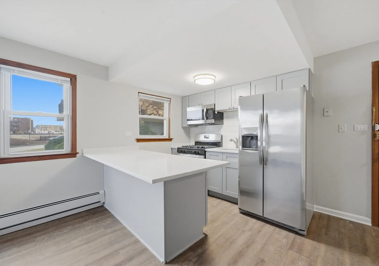 1 bed, 700 sqft, $1,700 — Photo 4