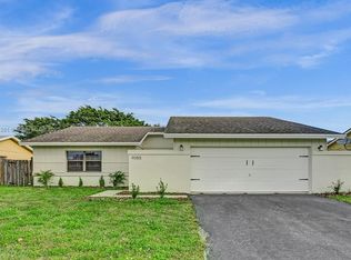 9055 Saddlecreek Dr, Boca Raton, FL 33496