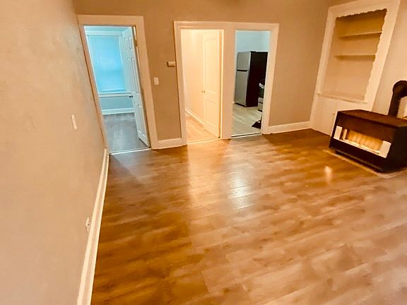 2nd image of 502 4th St #1E