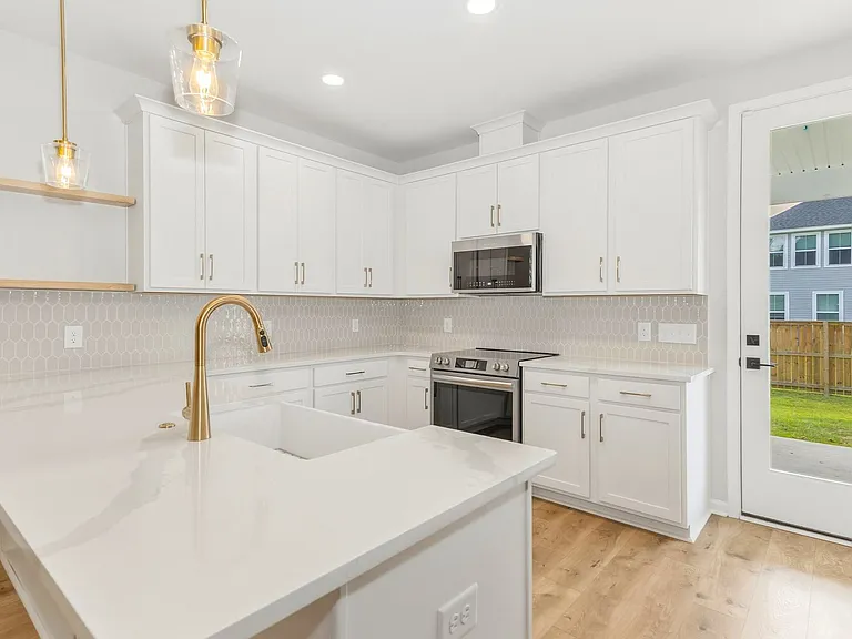 8826 Credence Dr — Photo 5