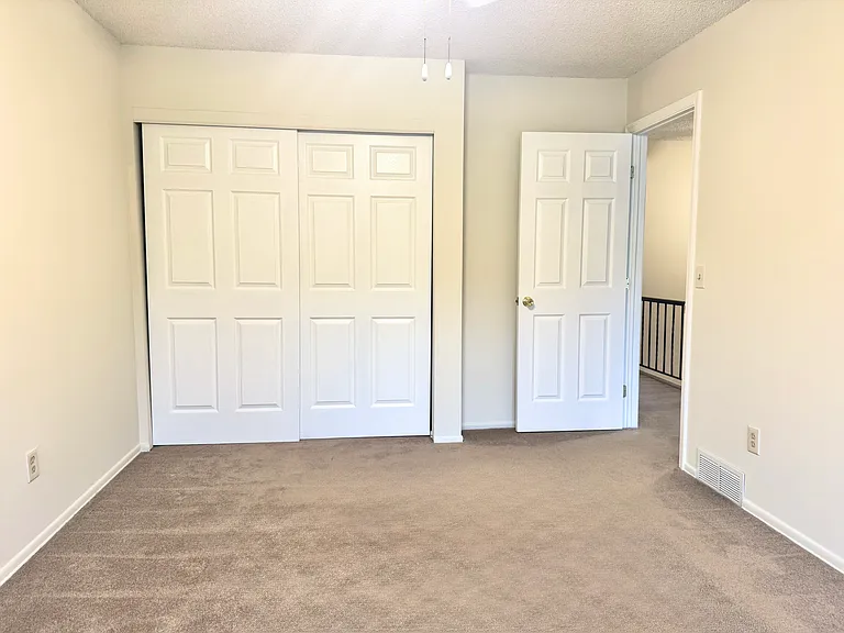 92 Westchester Dr — Photo 20