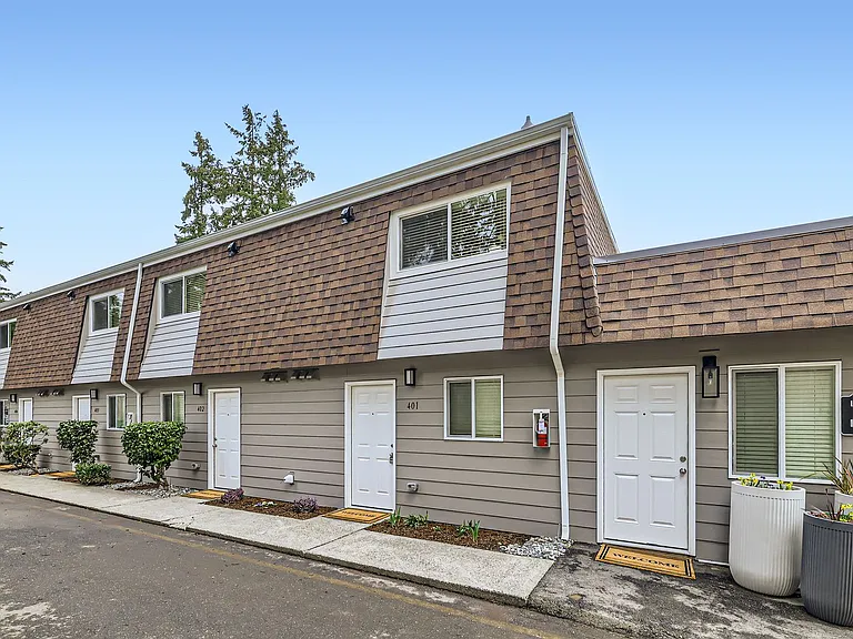 Evergreen Townhomes — Photo 52