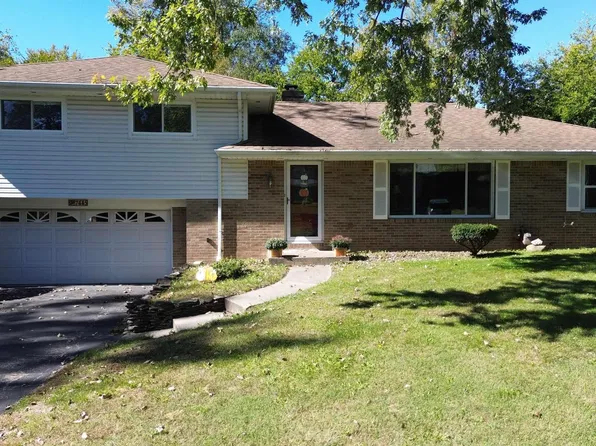 7445 Tarra Dr, Temperance, MI 48182