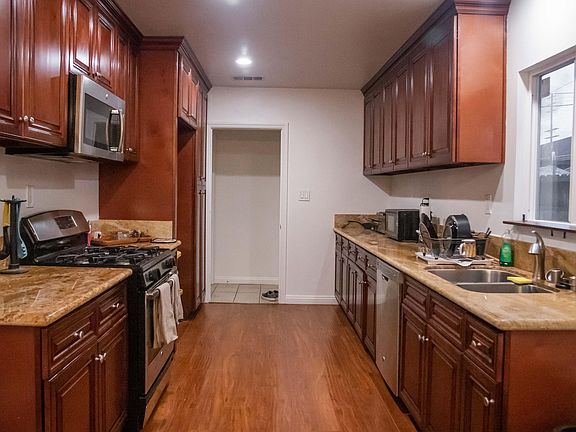 3rd image of 6137 Auckland Ave