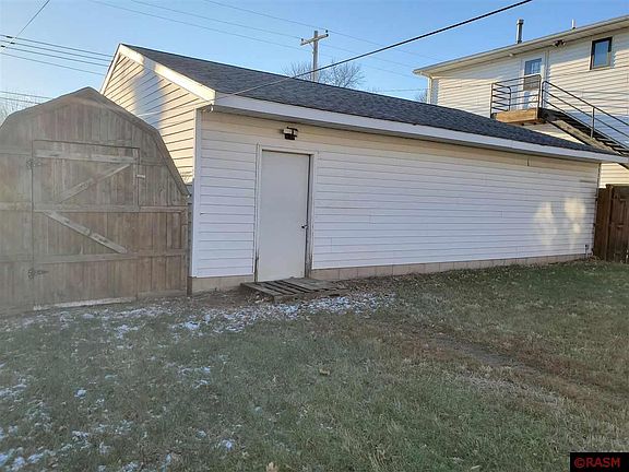 3rd image of 423 N Jefferson St