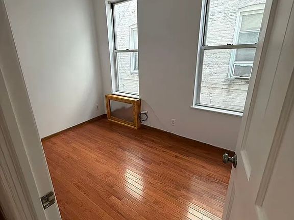 2nd image of 2274 E 22nd St Floor 1