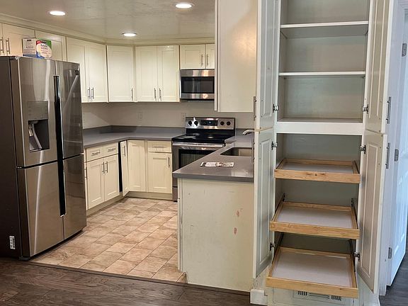 4th image of 10875 Northview Sq