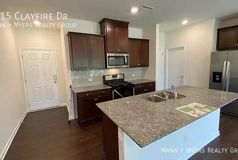 1715 Clayfire Dr — Photo 6