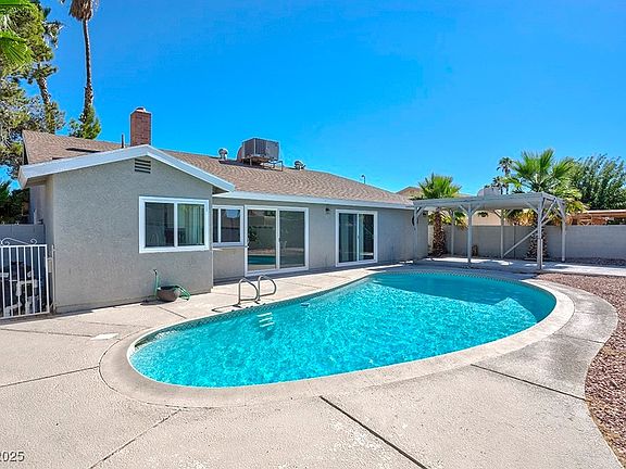 3rd image of 6848 Groveview Ln