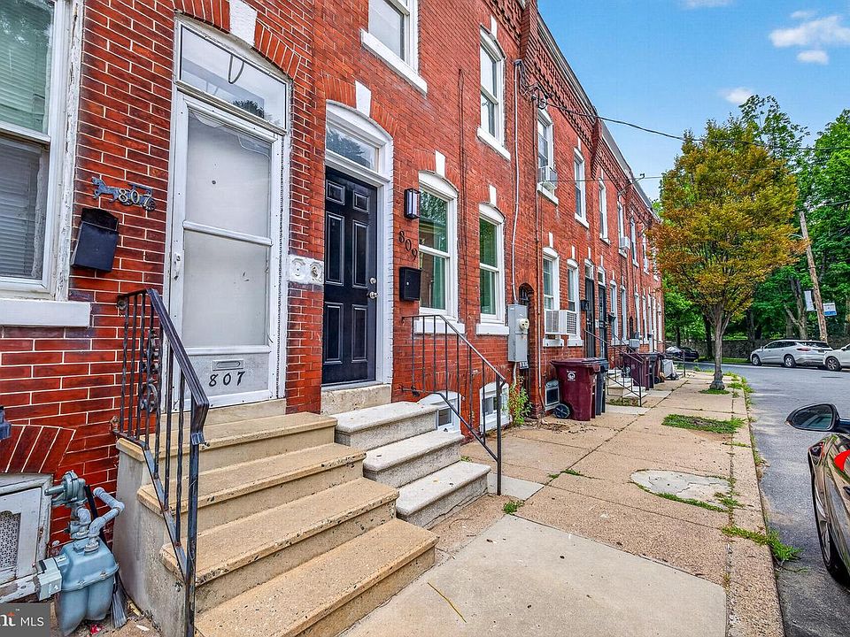 1st image of 809 E 7th St
