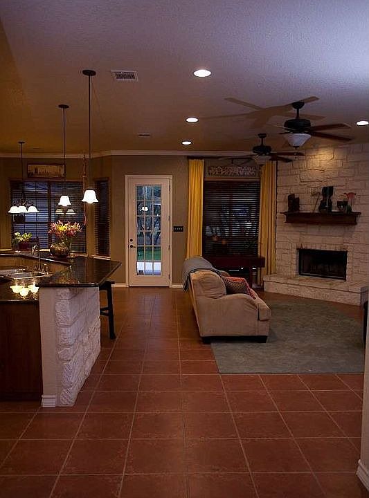 1st image of 334 Rosewood Dr