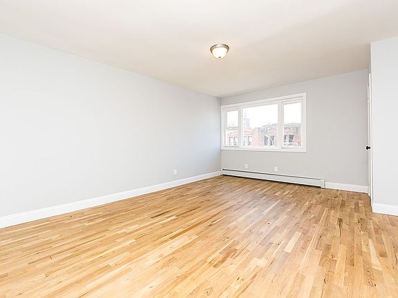5th image of 1650 Park Pl