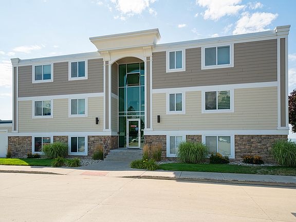 2nd image of 223 N Shore Dr N #206
