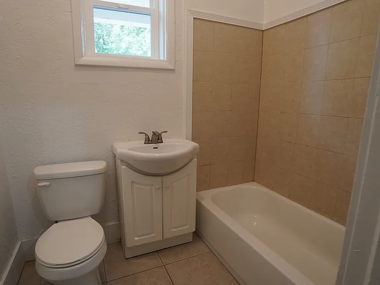 2623 Quincy Ave — Photo 7