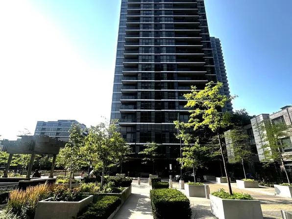 9 Valhalla Inn Rd #1109, Toronto, ON M9B 0B2