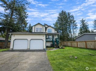 612 Sunset Ave NE, Ocean Shores, WA