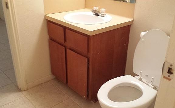 5th image of 602 Country Aire Dr #A