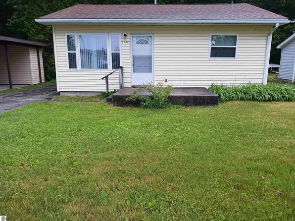 2588 Benson Rd, Tawas City, MI 48763