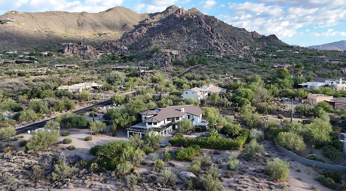 6831 E Stagecoach Pass — Photo 1
