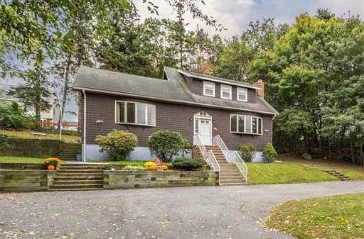 3rd image of 520 Essex St