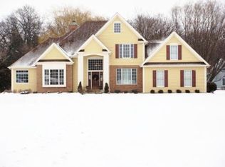 4120 Wyndwood Dr, Crystal Lake, IL 60014