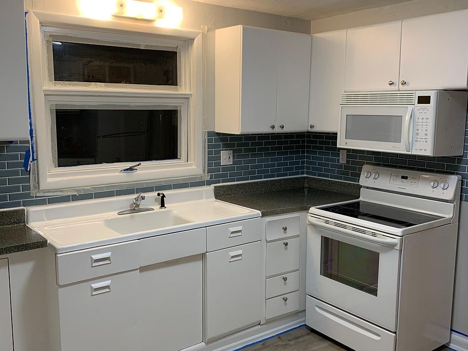 1st image of 36 Riverdale Ave Floor 2