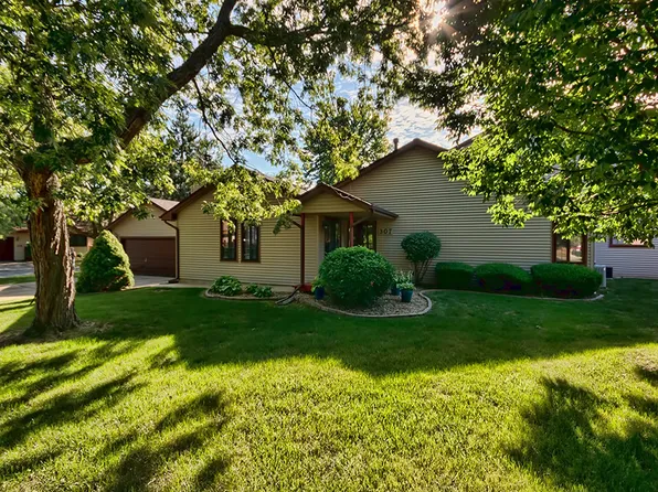 307 Spring Cir, Urbana, IL 61802