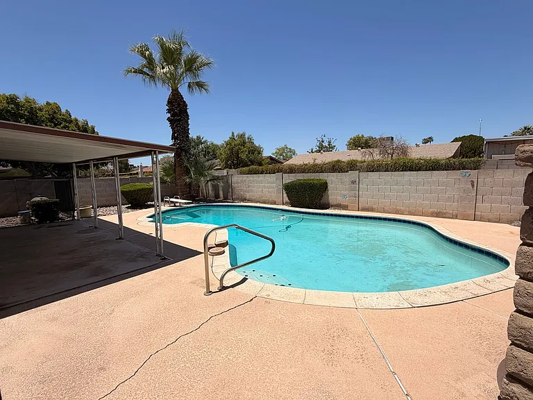 718 E Manhatton Dr — Photo 23