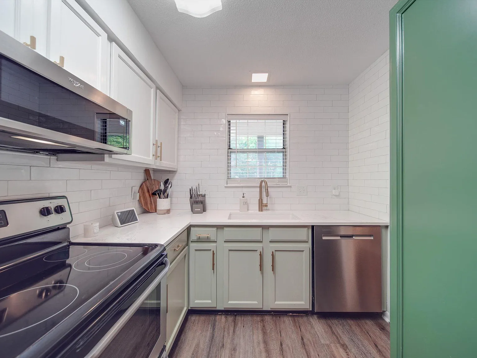 1 bed, 1.5 bath, 762 sqft, $1,550 — Photo 4