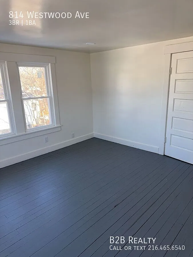 Charming 3-Bedroom Property in Prime Location — Photo 2