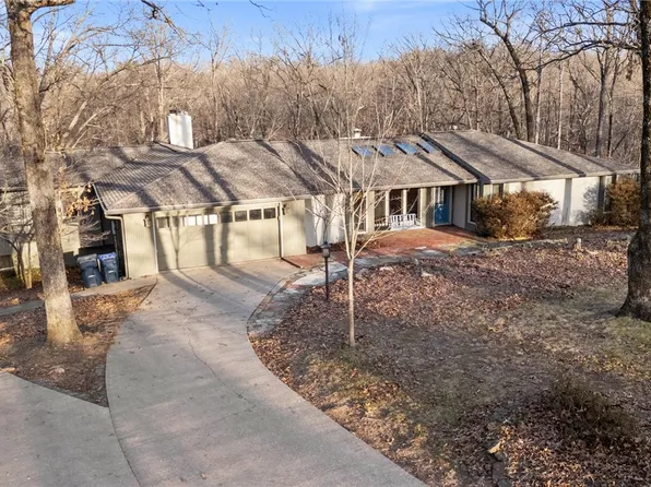 1113 E Walnut St, Rogers, AR 72756