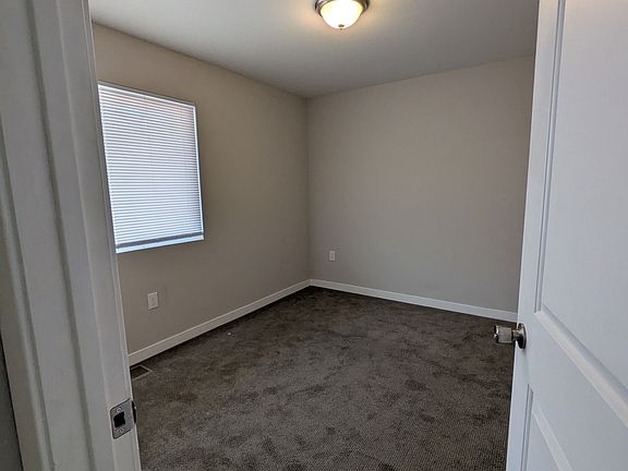 4th image of 301 N 5th Ave