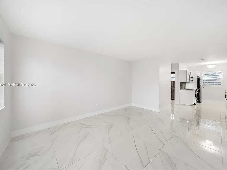 410 Euclid Ave #11 — Photo 8