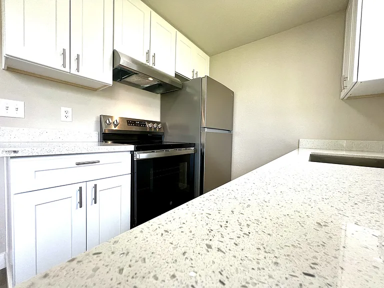 Alpine Apartments — Photo 8