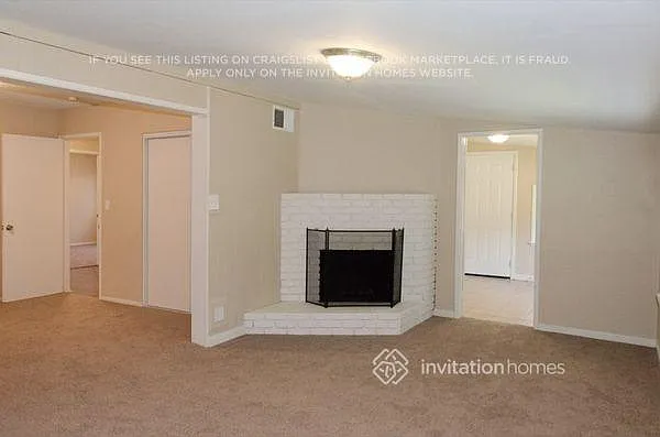 4975 N E St — Photo 3