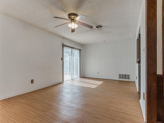4th image of 1512 Pinewood Dr