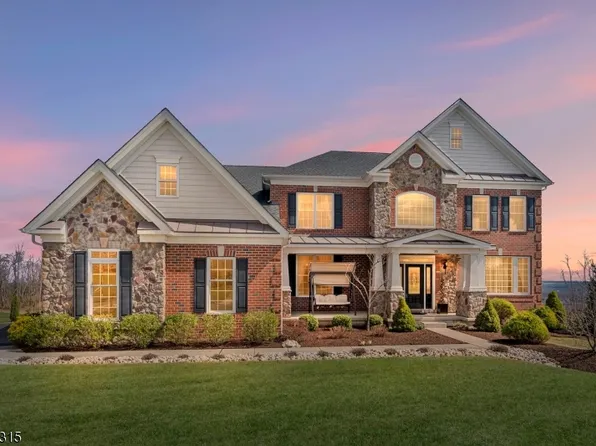 35 Tiffany Dr, Raritan Twp., NJ 08822