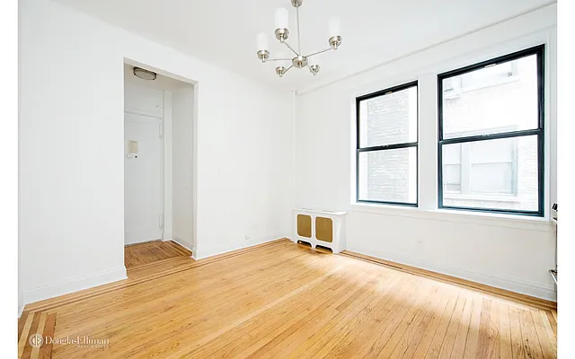 Rented by Douglas Elliman | media 14