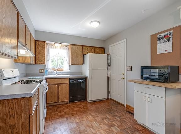5th image of 18370 W Woodland Ter