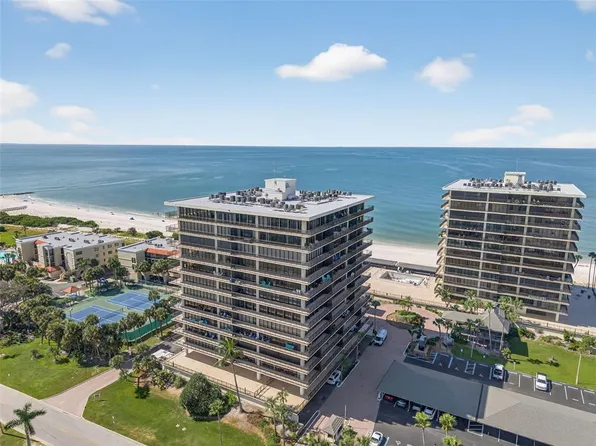 7600 Bayshore Dr APT 902, Treasure Island, FL 33706