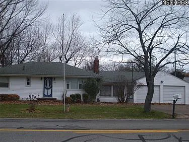 214 Barnes Rd photo 1