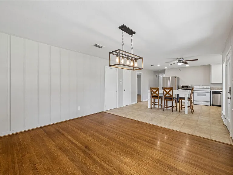 8037 Longridge Dr — Photo 12