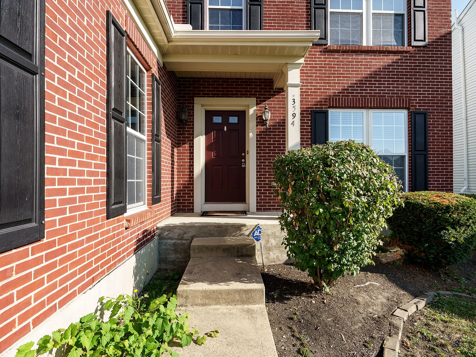 4 bed, 2.5 bath, 1984 sqft, $2,500 — Photo 3