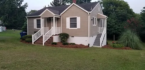 705 Veterans Dr Photo 1