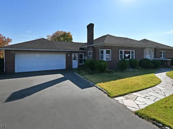 80 Forest Ave, Paramus Boro, NJ 07652