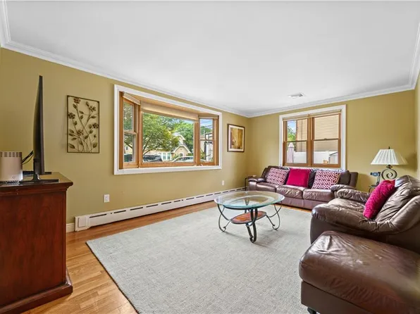 101 Beach Ave, Staten Island, NY 10306