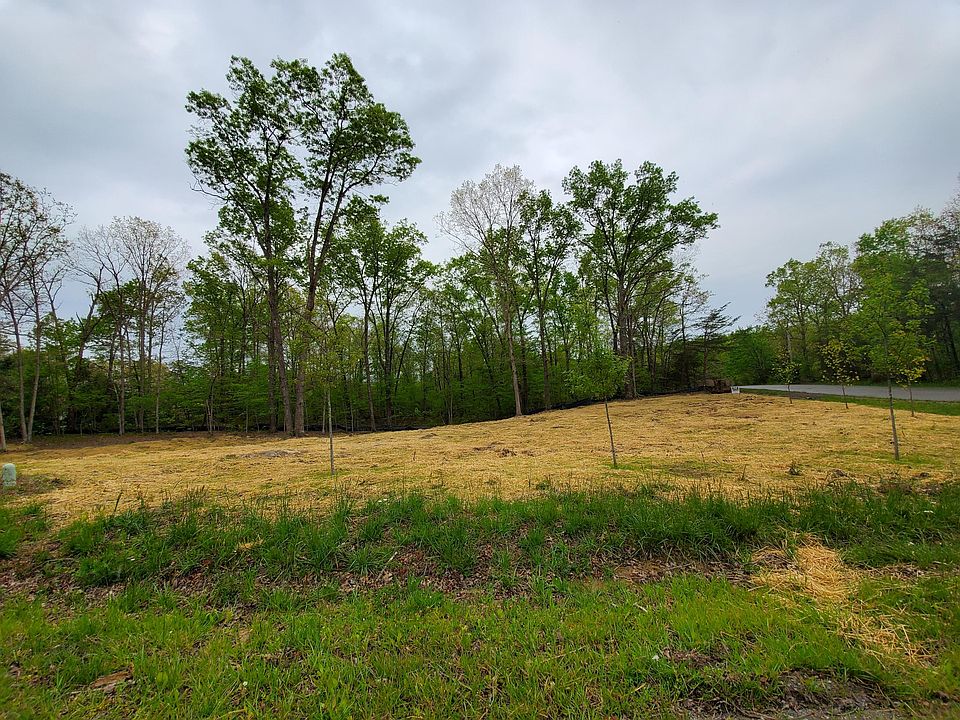 2nd image of Quail Hollow Dr