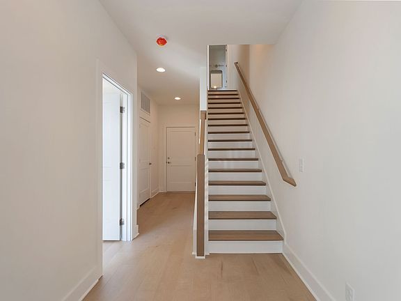 2nd image of 514 Proximity Cir #514