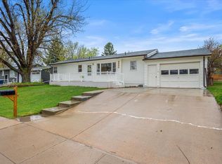 2042 12th Ave, Belle Fourche, SD 57717